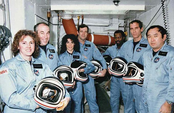 Space Shuttle Challenger Disaster STS-51L Pictures - 51-L Challenger Crew in White Room