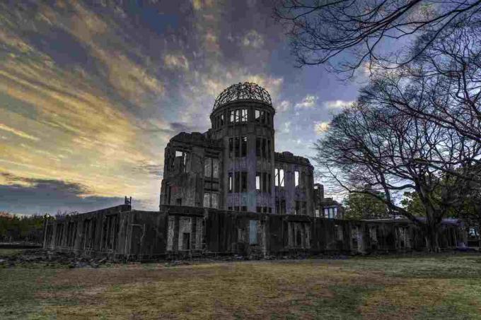 Hirošima A-Bomb Dome při západu slunce