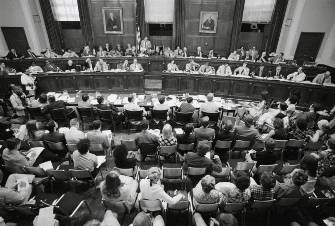 Zasedání sněmovního soudního výboru v roce 1974