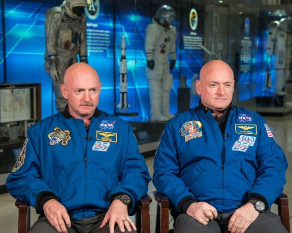 Mark a Scot Kelly, dvojčata astronauti.