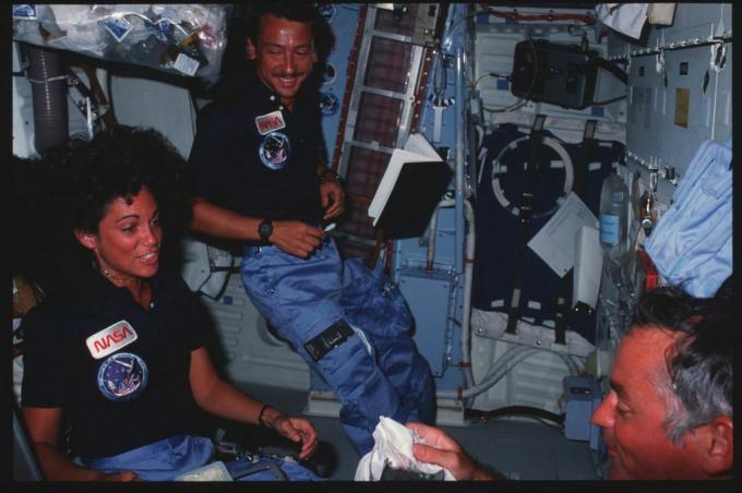 Astronaut Judith Resnik na palubě Discovery.