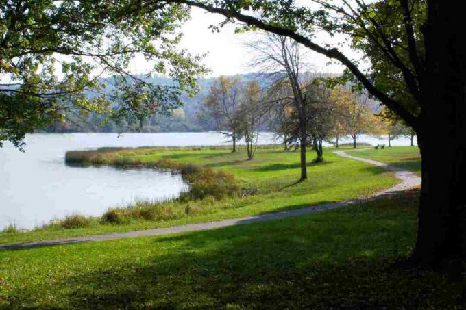 Jezero Lackawanna, 4 km od kampusu Keystone College