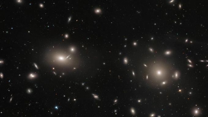 Kómatický klastr galaxií má jednu galaxii s nejmasivnější černou dírou, jaká byla kdy detekována.