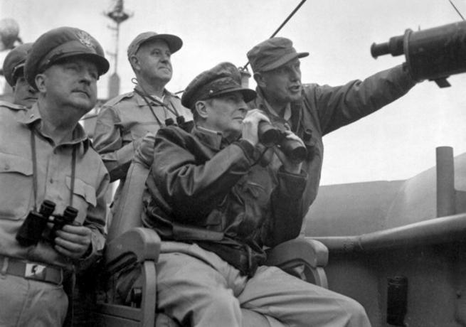 MacArthur ve společnosti Inchon