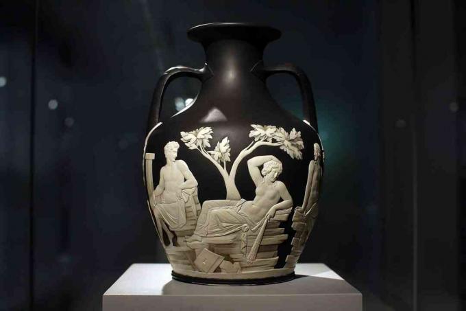 Váza Portland, 18. století, Josiah Wedgwood