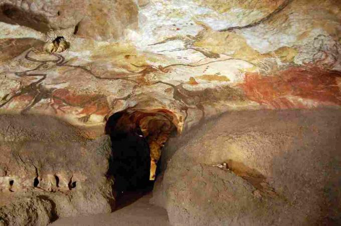 Lascaux II Hall of the Bulls