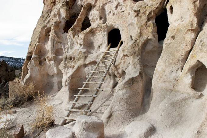 Jeskynní obydlí v Novém Mexiku