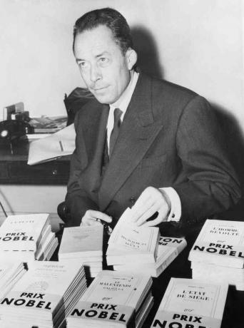 Albert Camus podepisování knih