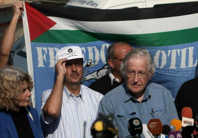 noam chomsky palestinian protestní gaza