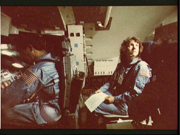 Space Shuttle Challenger Disaster STS-51L Pictures - Christa McAulffe in Shuttle Mission Simulator
