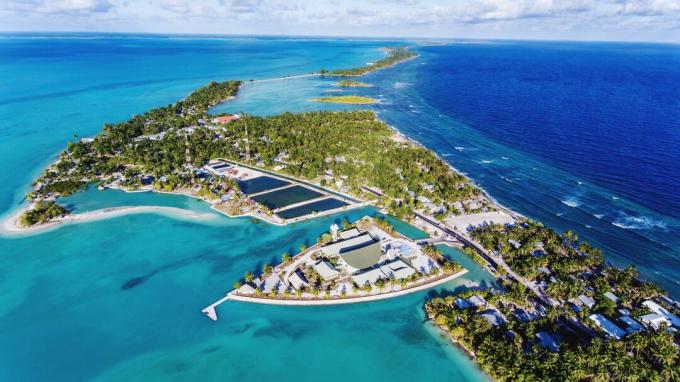 Letecký pohled na ostrov kiribati