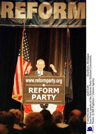 Ross Perot hovoří u národního shromáždění reformní strany