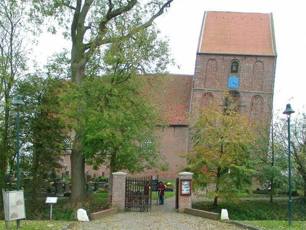 Šikmá věž v Suurhusenu ve východní Frisii, Německo